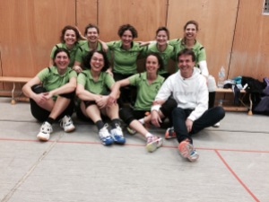 Hinten (v.l.n.r.): Chiara Chiffi, Susanne Seidl, Katja Wartenberg, Ines Aigner und Andrea Timm Vorne (v.l.n.r.): Monika Wurzinger, Conny Reichert, Evi Bienert und Coach Mark Bienert
